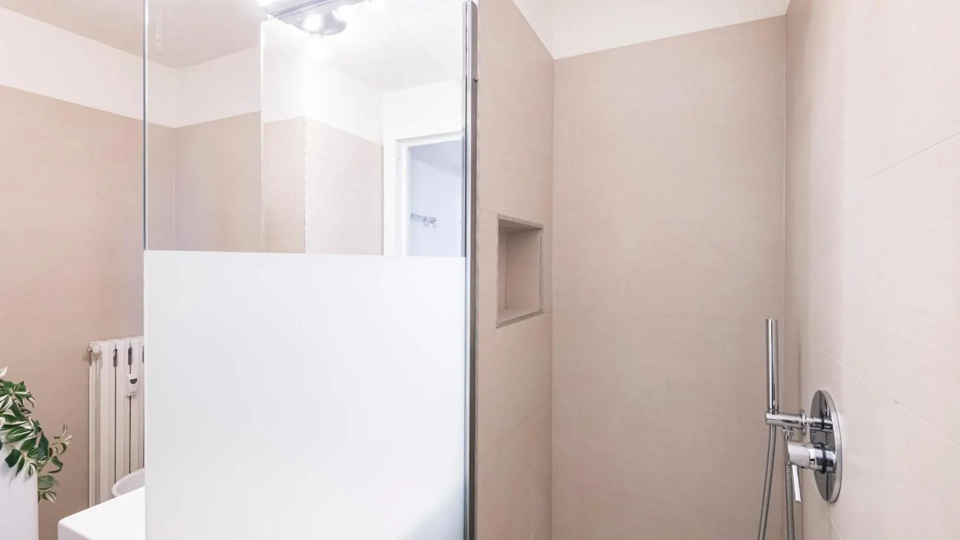 Amazing Studio In San Babila Milan