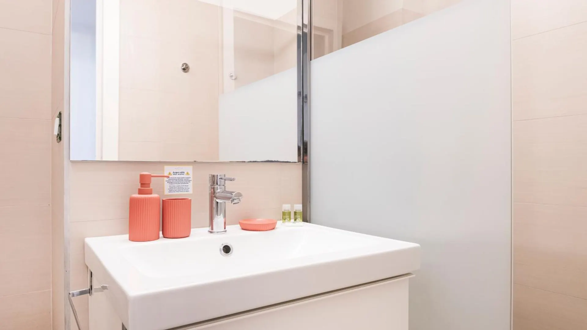 Amazing Studio In San Babila Milan Appartement